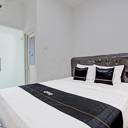 Capital O 91377 Mk Prime Syariah Hotel Semarang Exterior foto
