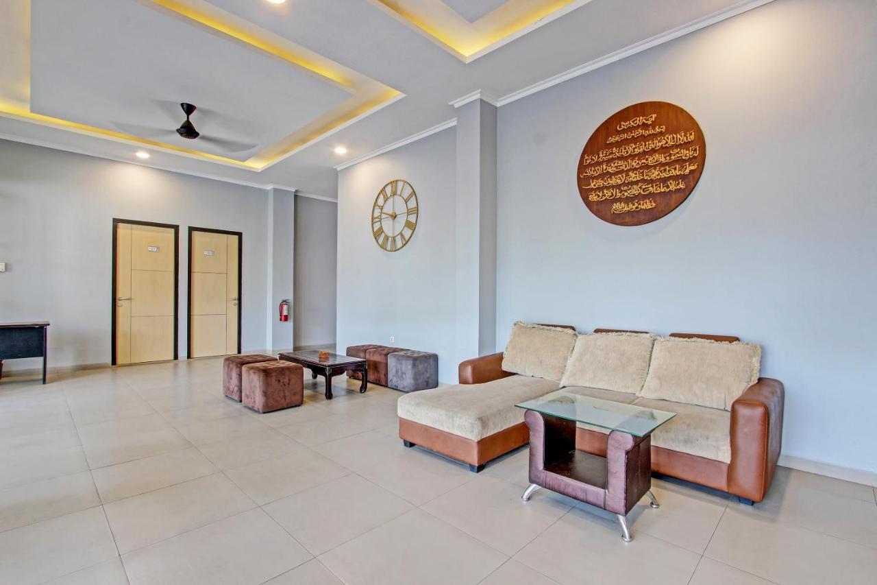 Capital O 91377 Mk Prime Syariah Hotel Semarang Exterior foto
